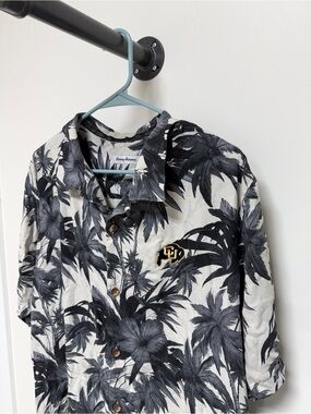 Tropical Short Sleeve Button-Up Shirt in Black & White- Colorado University